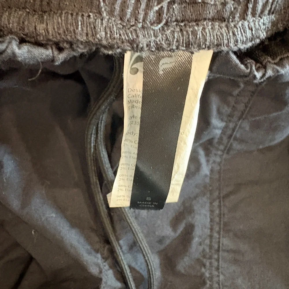 Fabletics The Heights Pant Men’s Size Small Black Athletic Pants EUC Joggers - Picture 8 of 14